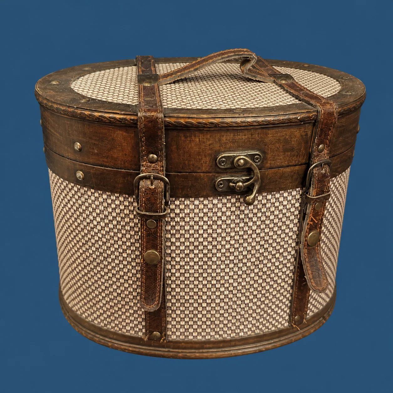 Round Traveling Hatbox by Maker unrecorded